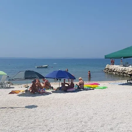 Dream Vacation * Podstrana